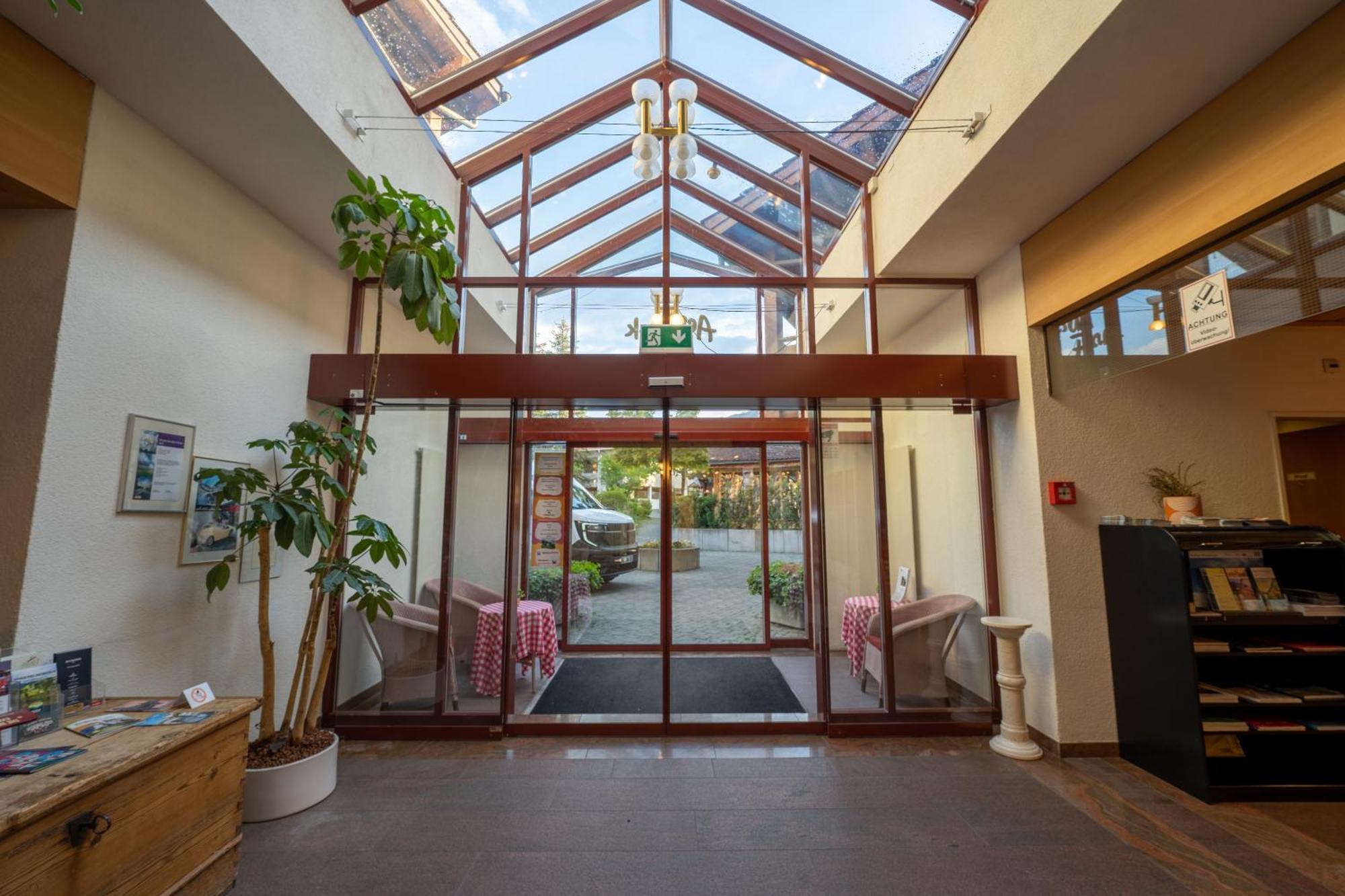 Hotel Aeschipark Aeschi Bei Spiez Екстериор снимка