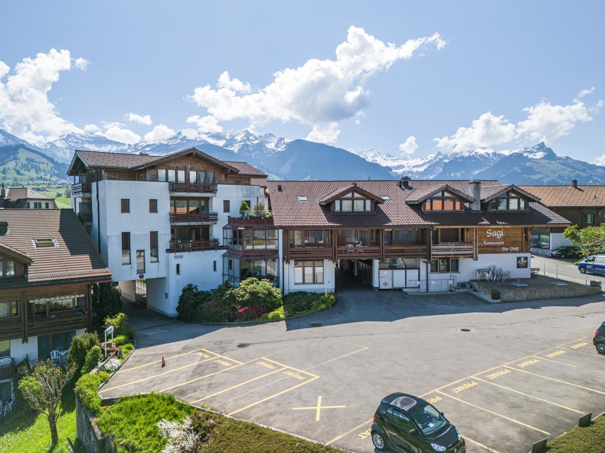 Hotel Aeschipark Aeschi Bei Spiez Екстериор снимка
