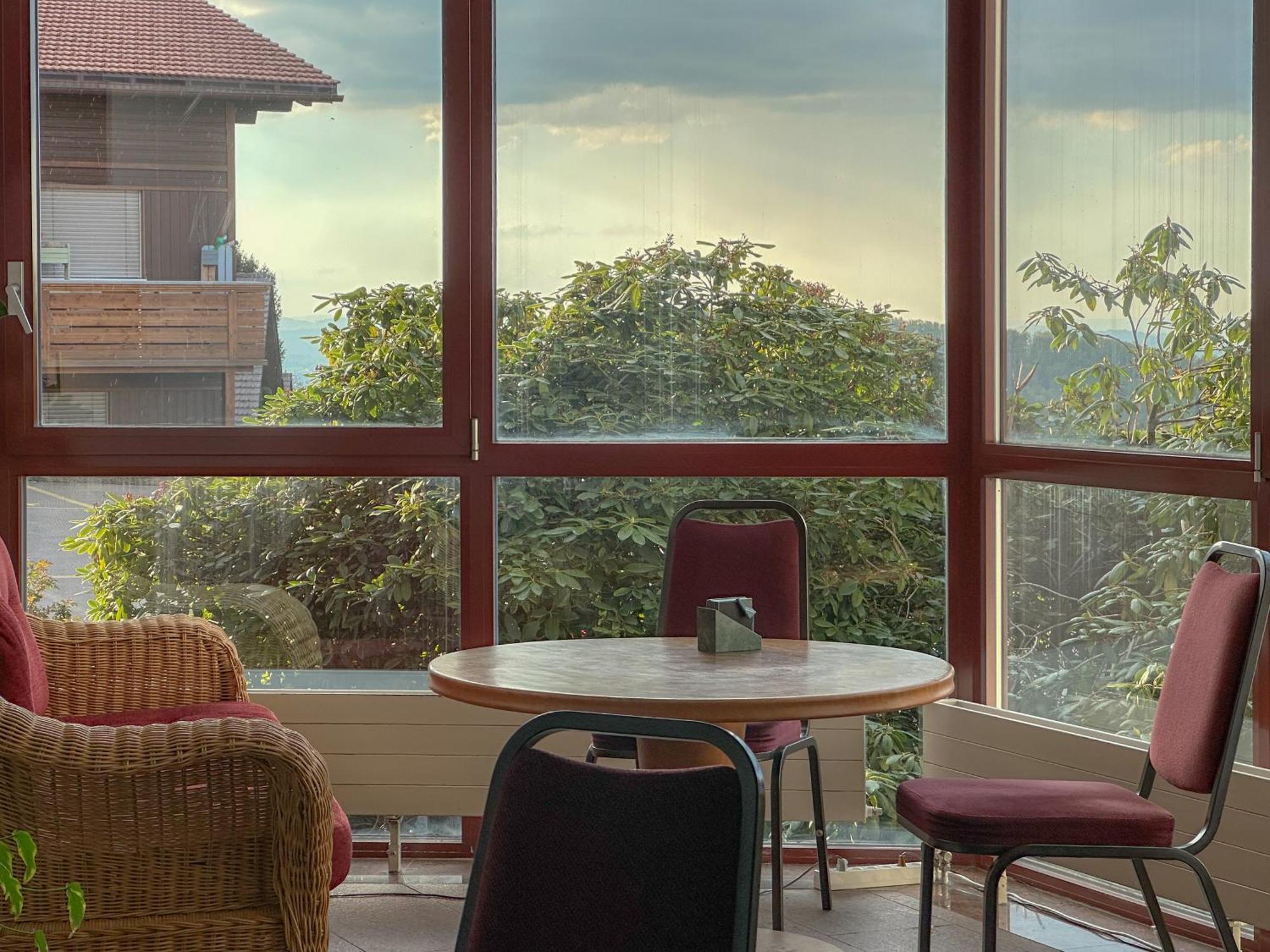 Hotel Aeschipark Aeschi Bei Spiez Екстериор снимка
