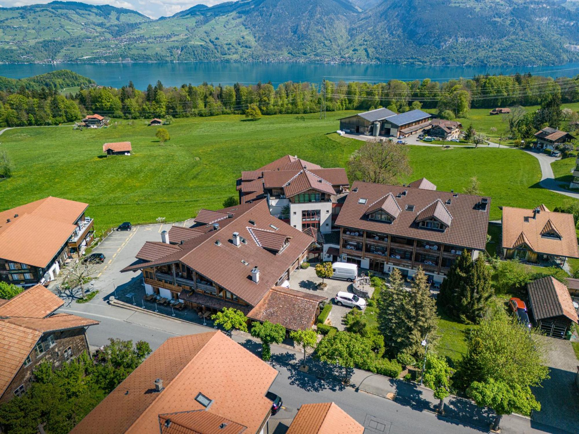 Hotel Aeschipark Aeschi Bei Spiez Екстериор снимка