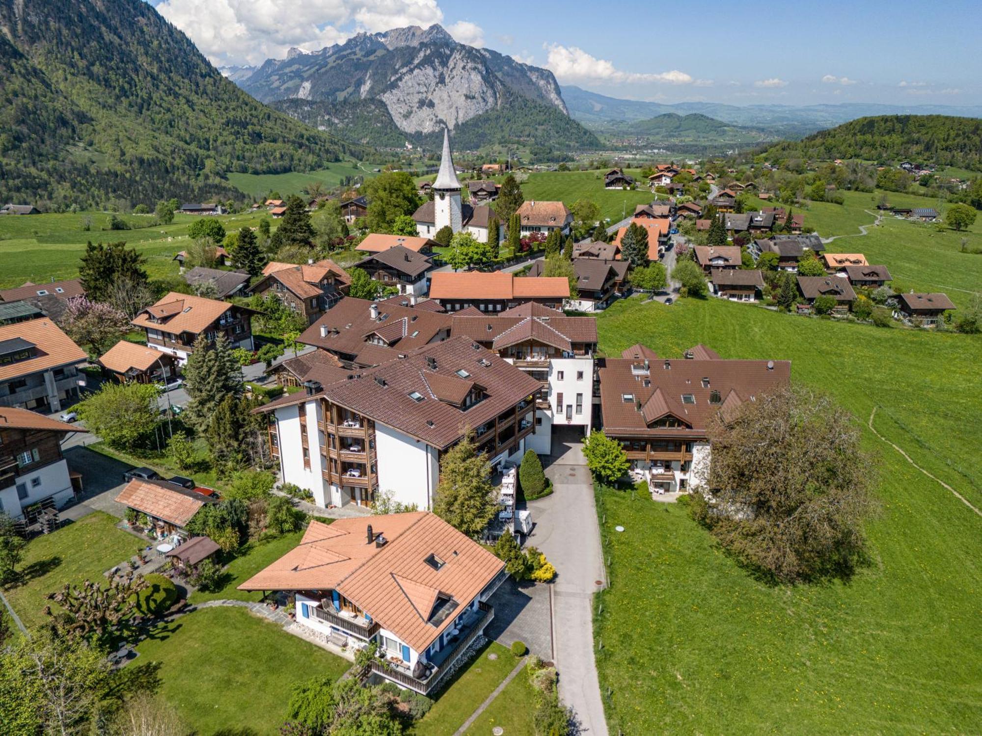 Hotel Aeschipark Aeschi Bei Spiez Екстериор снимка