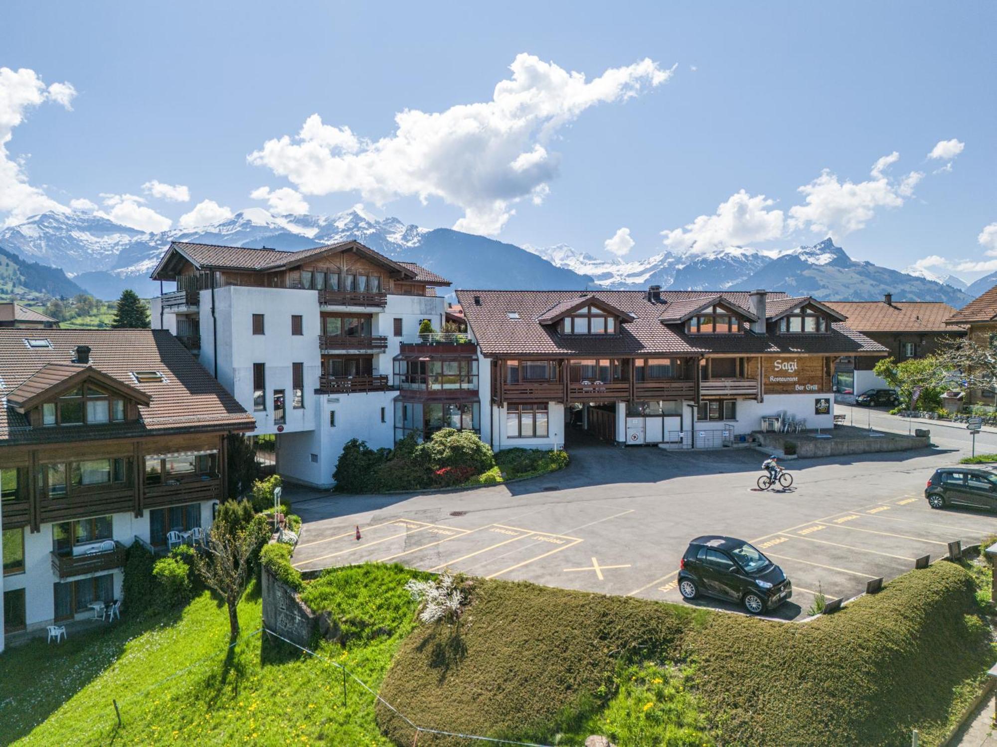 Hotel Aeschipark Aeschi Bei Spiez Екстериор снимка